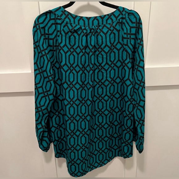 Women’s Mudpie green tunic patterned quarter sleeve blouse size large - Picture 2 of 4